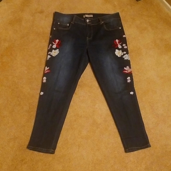 sandpiper Denim - Stretch jeans with decoration on both legs